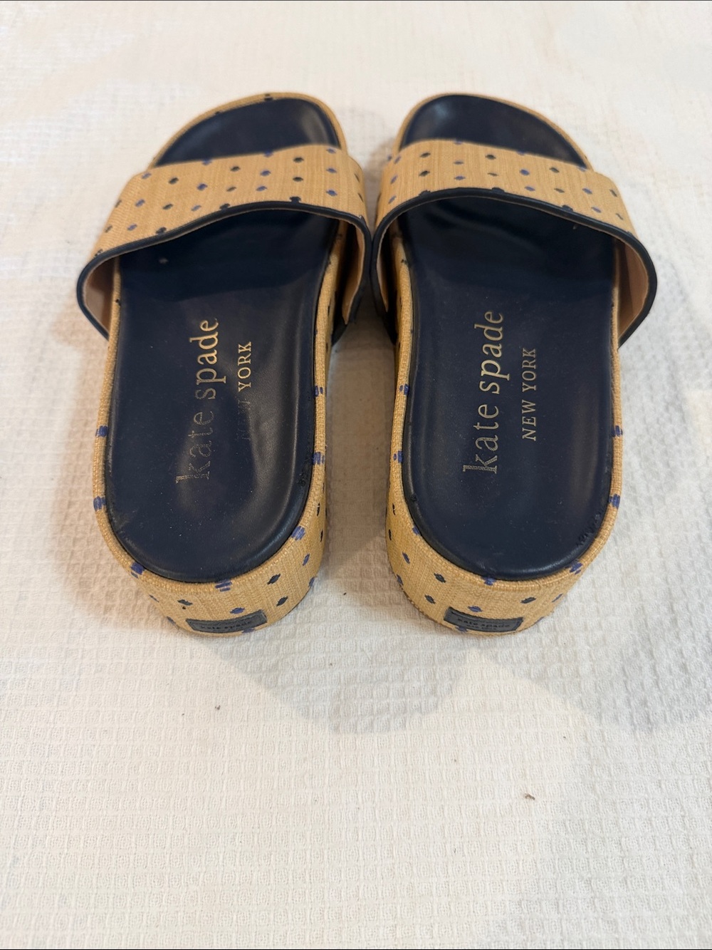 kate spade tan polka dot slide sandals with black footbed - Picture 4 of 4